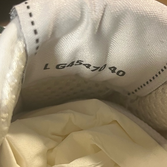 Authentic Chanel Calfskin Suede Coco Mark Logo Women’s sneakers size 40 - Picture 12 of 15